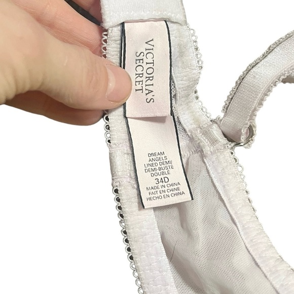 Victorias Secret Dream Angels Lined Bra Size 34D Lilac Purple Metallic Print - Picture 8 of 10